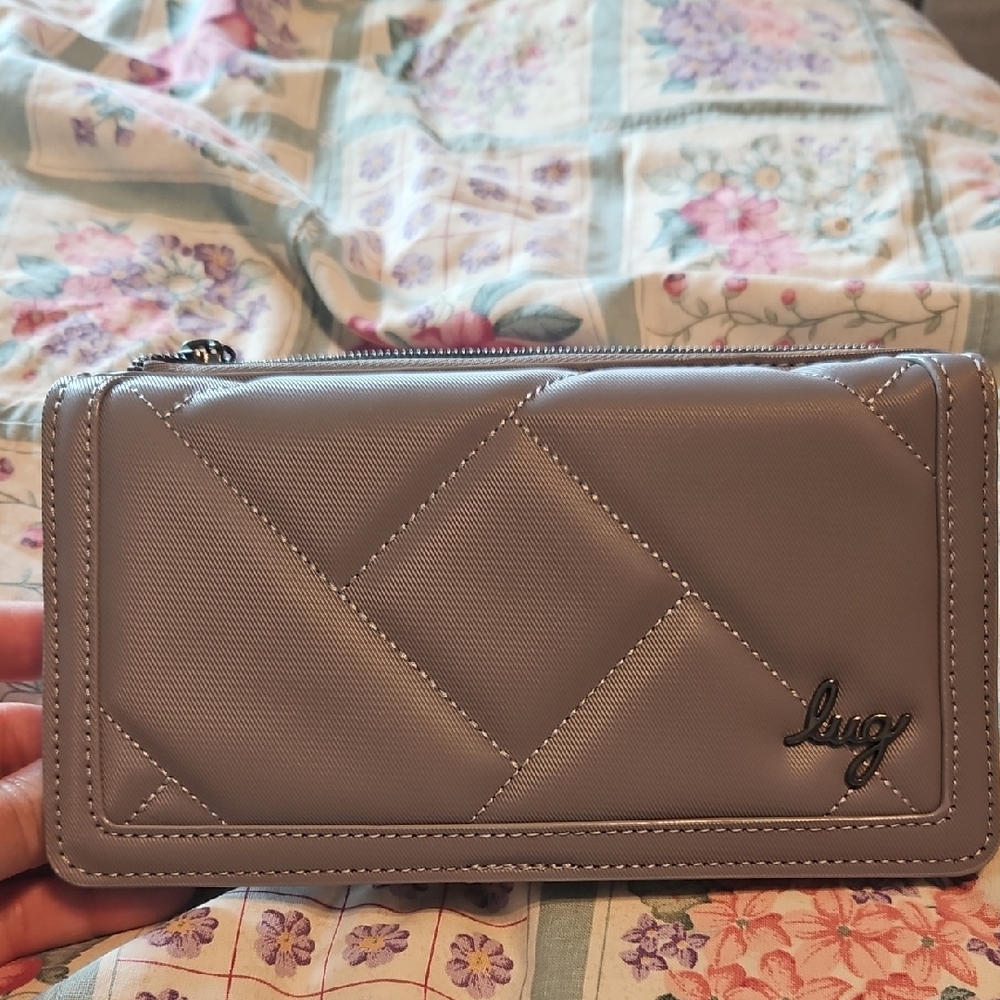 Lug Surrey Wallet in Matt Luxe